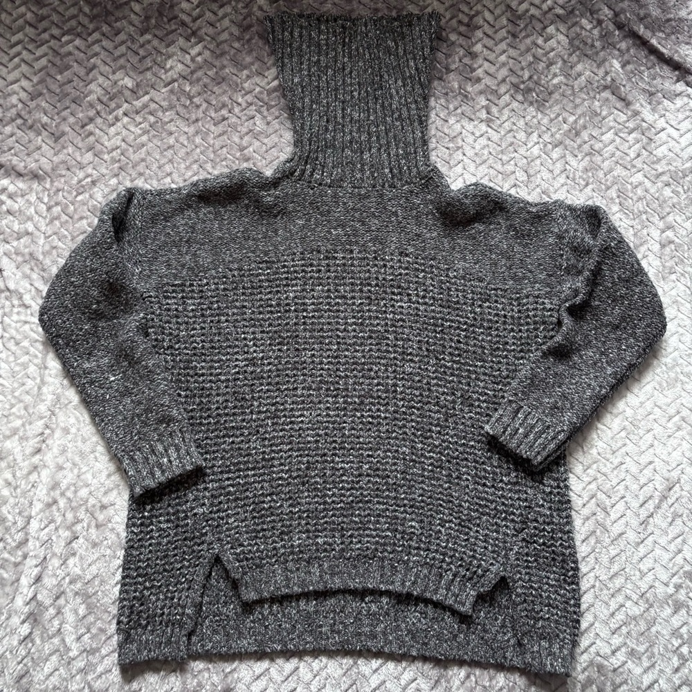 ⭐️⭐️⭐️Kensie Charcoal Heavy Knit Sweater size Medium